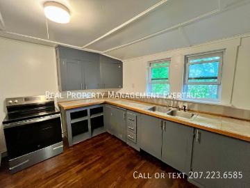 2 BR, 1 BA Apartment 56 Route 133, Winthrop, ME 04364