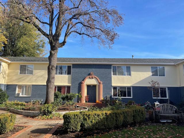 2 BR, 1 BA Apartment 5740 SE Milwaukie Ave and 5741 5745 SE 17th Ave Unit 41 2, Portland, OR 97202