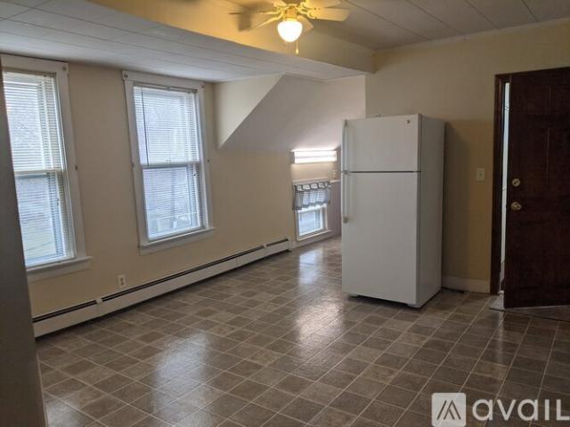 2 BR, 1 BA Apartment 575 Mount Hope Avenue, Unit #3, Fall River, MA 02724