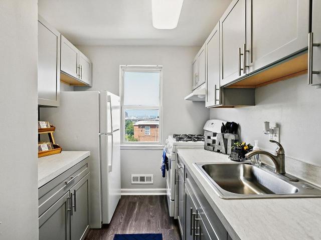2 BR, 1 BA Apartment 5800 Boston Street Unit 2B, Baltimore, MD 21224