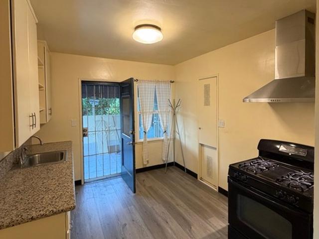 2 BR, 1 BA Apartment 5887 Gardenia Avenue, Unit 5891, Long Beach, CA 90805