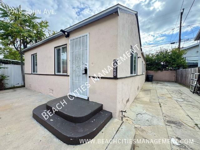 2 BR, 1 BA Apartment 5948 John Ave Long Beach, CA 90805