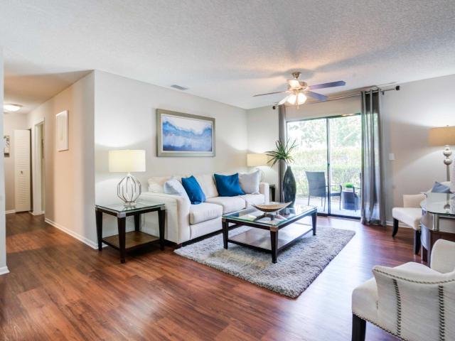 2 BR, 1 BA Apartment 5970 35th St W Unit H 305, Bradenton, FL 34210