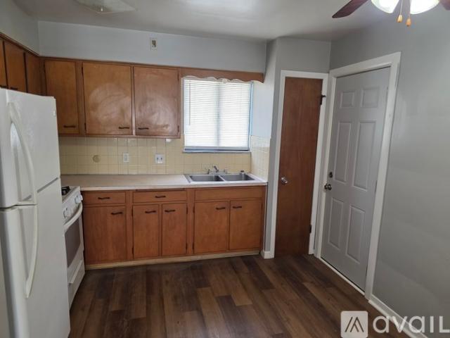 2 BR, 1 BA Apartment 503 Zahn Dr, Unit 505, Akron, OH 44313