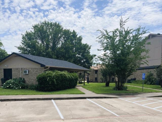 2 BR, 1 BA Apartment 500 E. 7th Street, Springtown, TX 76082