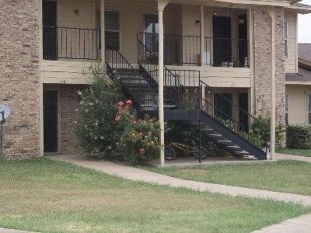 2 BR, 1 BA Apartment 501 W. Criner Street, Grandview, TX 76050