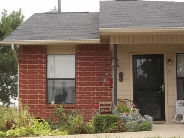 2 BR, 1 BA Apartment 502 W. Criner, Grandview, TX 76050