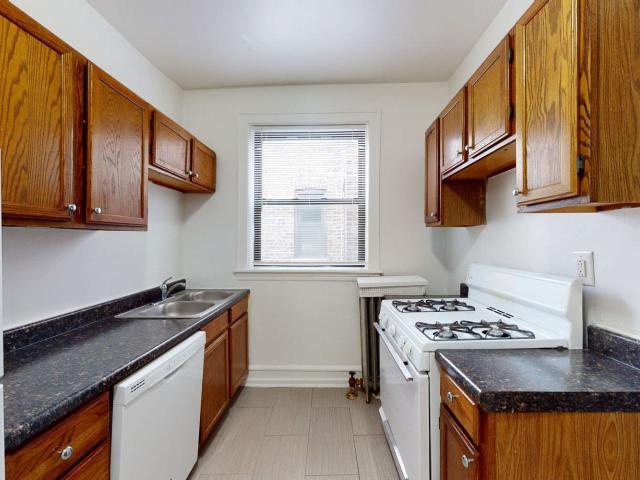 2 BR, 1 BA Apartment 5053 South Ellis Avenue Unit 5059 G, Chicago, IL 60615