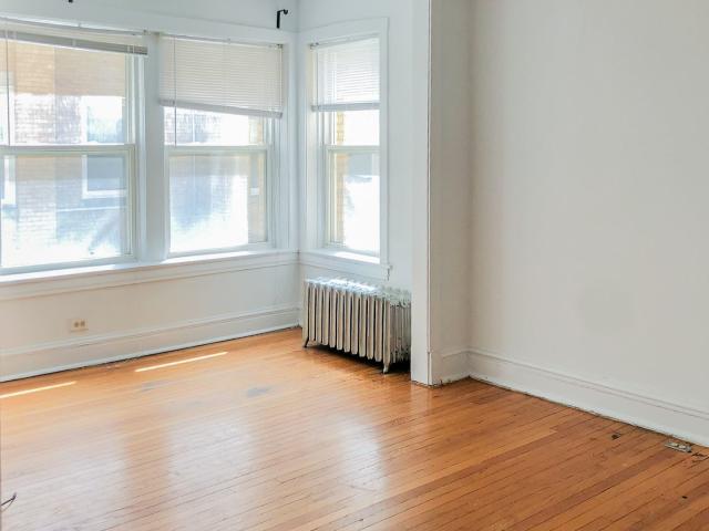2 BR, 1 BA Apartment 5055 North Damen Avenue Unit 5057 1W, Chicago, IL 60625