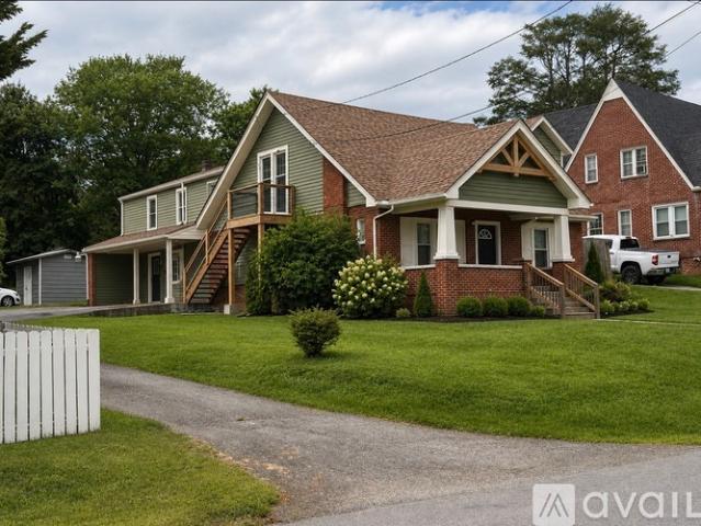2 BR, 1 BA Apartment 508 W Stuart Dr, Unit 3, Galax, VA 24333