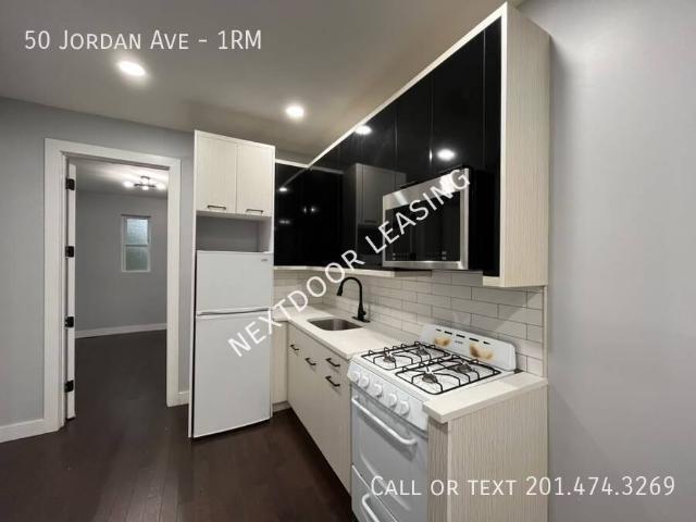 2 BR, 1 BA Apartment 50 Jordan Ave, Jersey City, NJ 07306