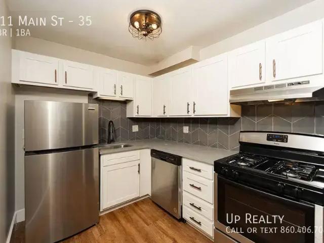 2 BR, 1 BA Apartment 511 Main St, West Haven, CT 06516