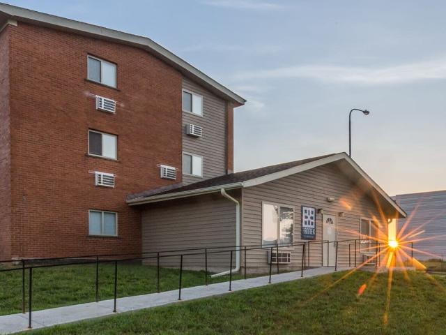 2 BR, 1 BA Apartment 511 North Avenue Unit Entire Unit Priced By Bed, Battle Creek, MI 49037