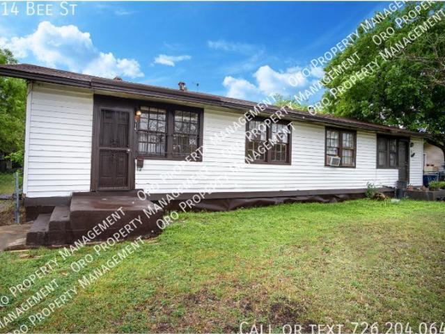 2 BR, 1 BA Apartment 514 Bee St, San Antonio, TX 78208