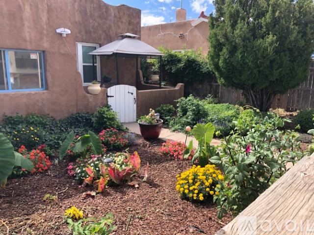 2 BR, 1 BA Apartment 516 Granite NW, Albuquerque, NM 87102
