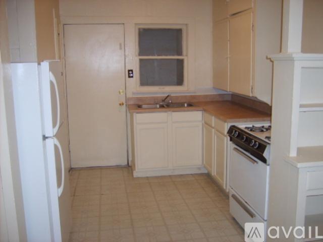 2 BR, 1 BA Apartment 518 Featherston St, Cleburne, TX 76033