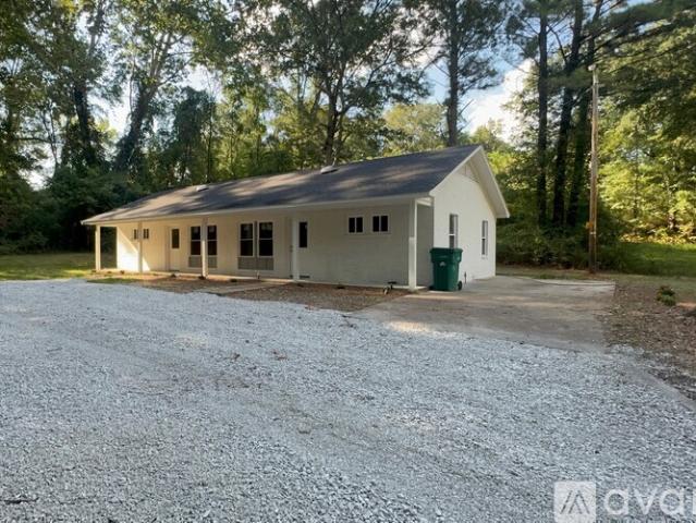 2 BR, 1 BA Apartment 519 N Church St, Unit A, Tupelo, MS 38804