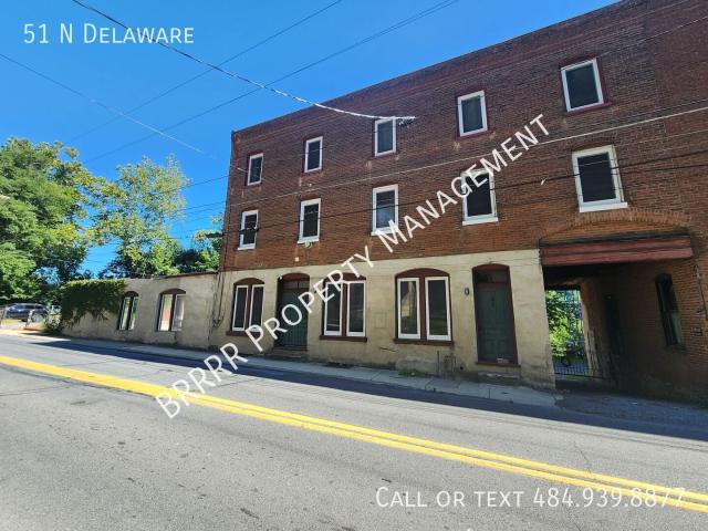 2 BR, 1 BA Apartment 51 N Delaware, Easton, PA 18042