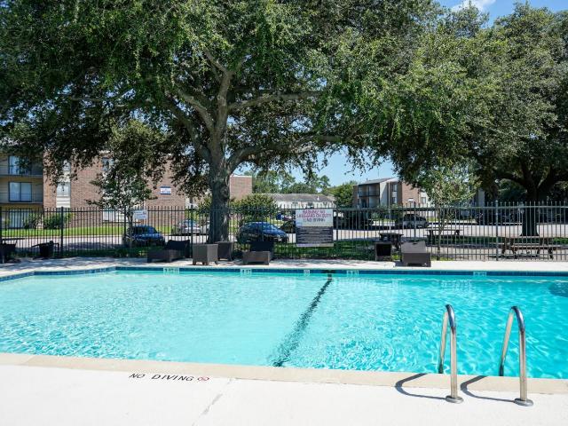2 BR, 1 BA Apartment 520 Dowlen Road Unit 196, Beaumont, TX 77706