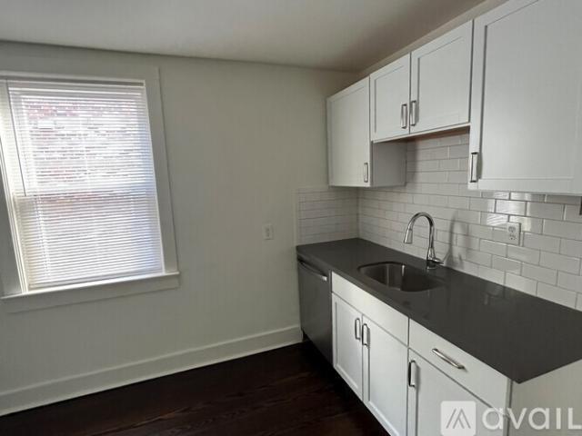 2 BR, 1 BA Apartment 522 Aurora Ave, Unit A, Metairie, LA 70005