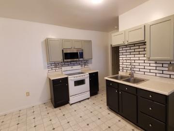 2 BR, 1 BA Apartment 527 Pine St, Unit 1, Williamsport, PA 17701