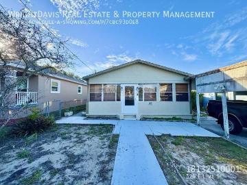 2 BR, 1 BA Apartment 524 E Lime St, Tarpon Springs, FL 34689