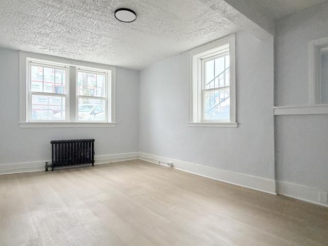 2 BR, 1 BA Apartment 524 Pitt St W, Windsor, ON N9A 5M2