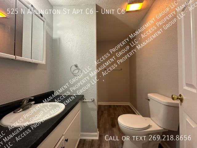 2 BR, 1 BA Apartment 525 N Arlington St Apt C6, Kalamazoo, MI 49006
