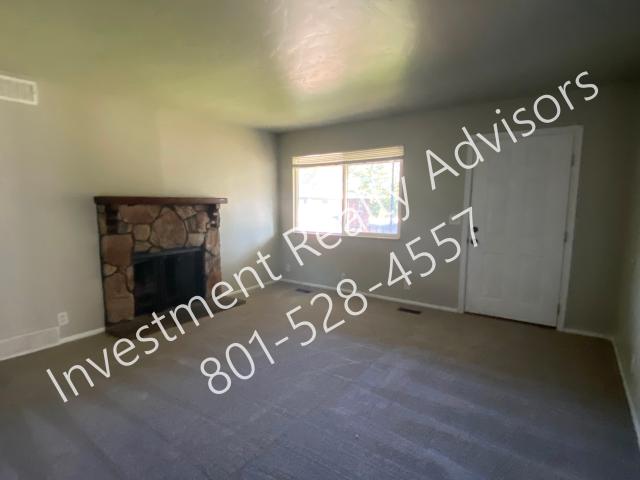 2 BR, 1 BA Apartment 529 N Dexter St, Salt Lake City, UT 84116
