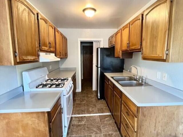 2 BR, 1 BA Apartment 529 S Institute Street, Colorado Springs, CO 80903
