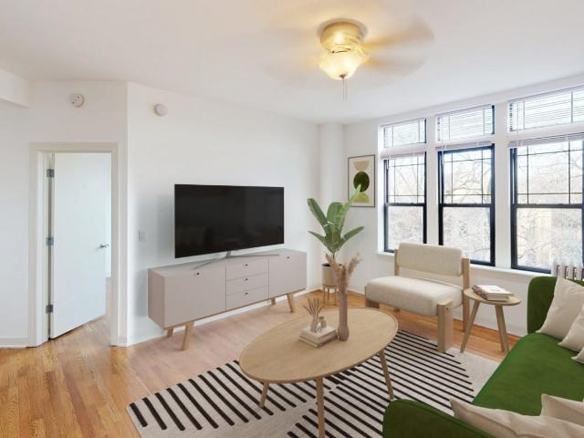 2 BR, 1 BA Apartment 5326 South Greenwood Avenue Unit 5330 205, Chicago, IL 60615