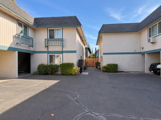 2 BR, 1 BA Apartment 534 & 536 Humboldt Street, Santa Rosa, CA 95404