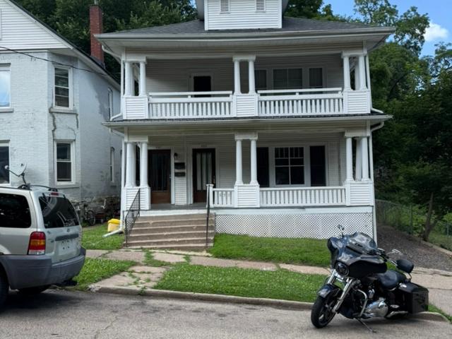 2 BR, 1 BA Apartment 535 W 17th St, Dubuque, IA 52001