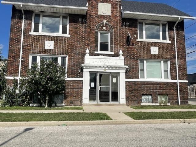 2 BR, 1 BA Apartment 538 Louis Ave Unit 4, Windsor, ON N9A 1W8