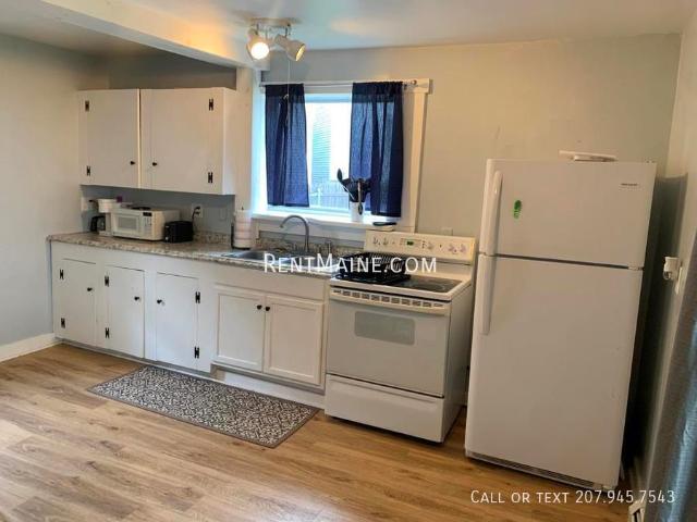 2 BR, 1 BA Apartment 5 11 6th St. Apt Bangor, ME 04401