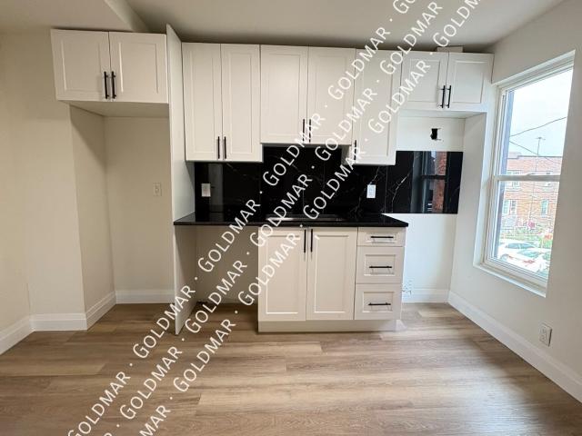2 BR, 1 BA Apartment 643 Pierre Avenue, Windsor, ON N9A 2K3