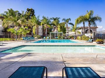 2 BR, 1 BA Apartment 6401 Warner Avenue Unit 405, Huntington Beach, CA 92647