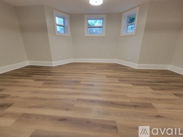 2 BR, 1 BA Apartment 6414 6432 N Richmond St, Unit 6422 GDN, Chicago, IL 60645