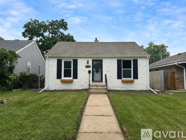 2 BR, 1 BA Apartment 6416 Minnetonka Boulevard, Minneapolis, MN 55426