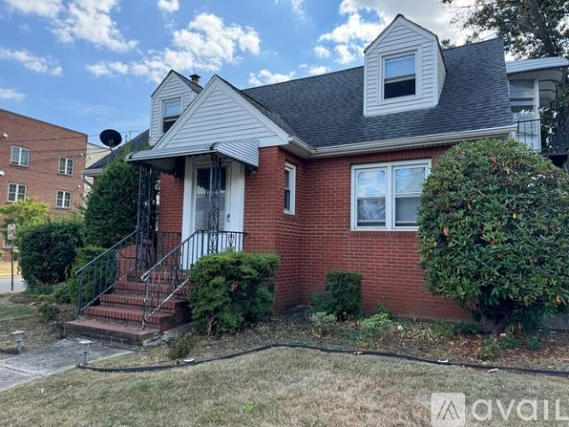 2 BR, 1 BA Apartment 653 Amboy Avenue, Edison, NJ 08837
