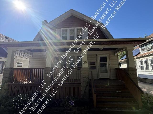 2 BR, 1 BA Apartment 6519 Milwaukee Ave, Wauwatosa, WI 53213
