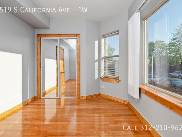 2 BR, 1 BA Apartment 6519 S California Ave, Chicago, IL 60629