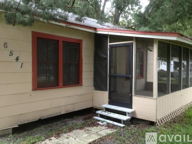 2 BR, 1 BA Apartment 6541 W 5th St, Jacksonville, FL 32254
