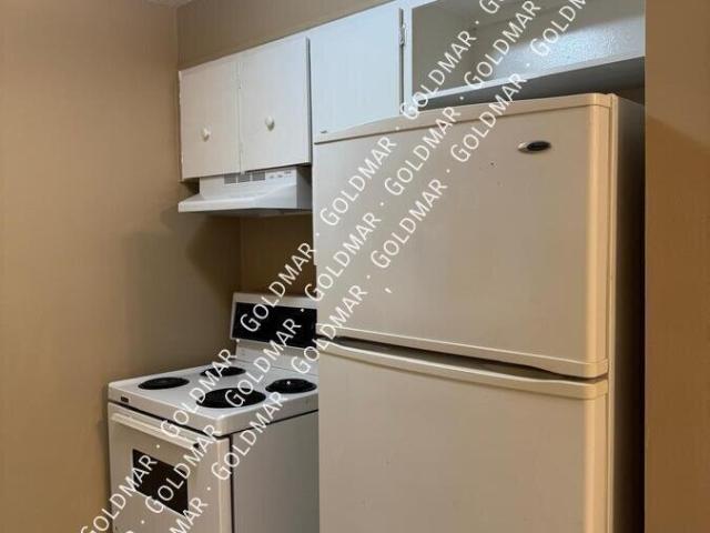2 BR, 1 BA Apartment 6579 Thornberry Crescent, Windsor, ON N8T 3A6