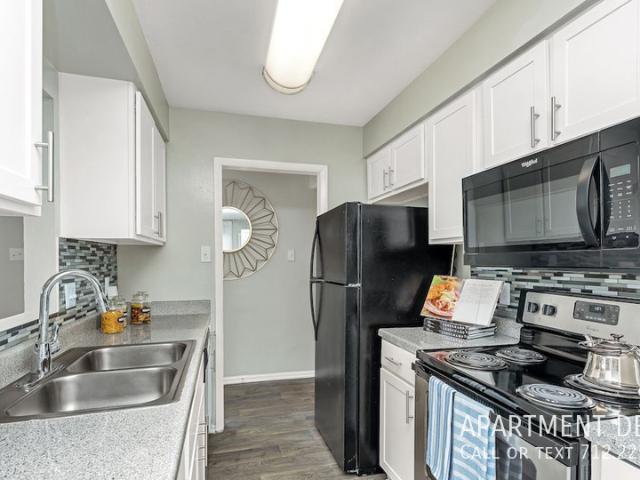 2 BR, 1 BA Apartment 662 Barringer LnÂ, Webster, TX 77598
