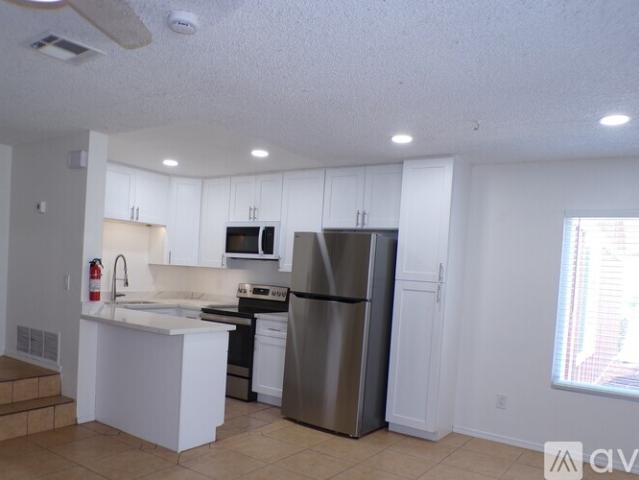 2 BR, 1 BA Apartment 6633 Stonepine Ln, Unit San Diego, CA 92139