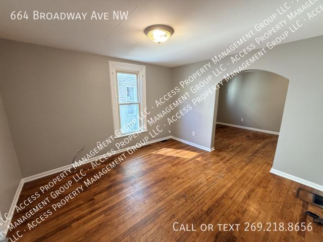 2 BR, 1 BA Apartment 664 Broadway Ave NW, Grand Rapids, MI 49504