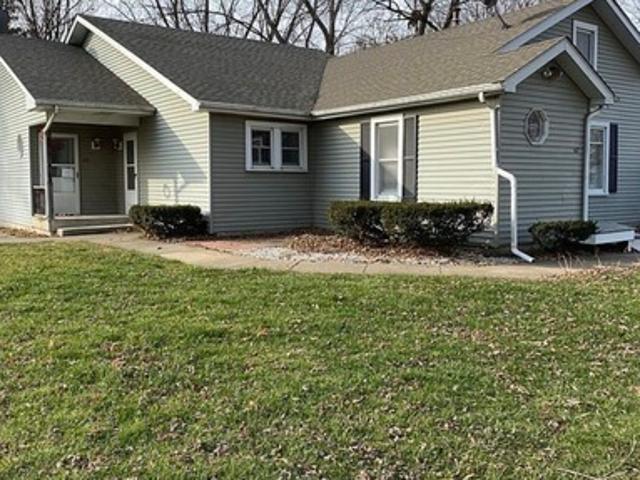 2 BR, 1 BA Apartment 67 E Van Buren St, Unit Front, Oswego, IL 60543