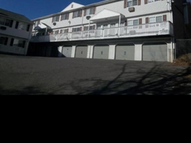 2 BR, 1 BA Apartment 67 Sylvan Avenue, Unit 11, Waterbury, CT 06706