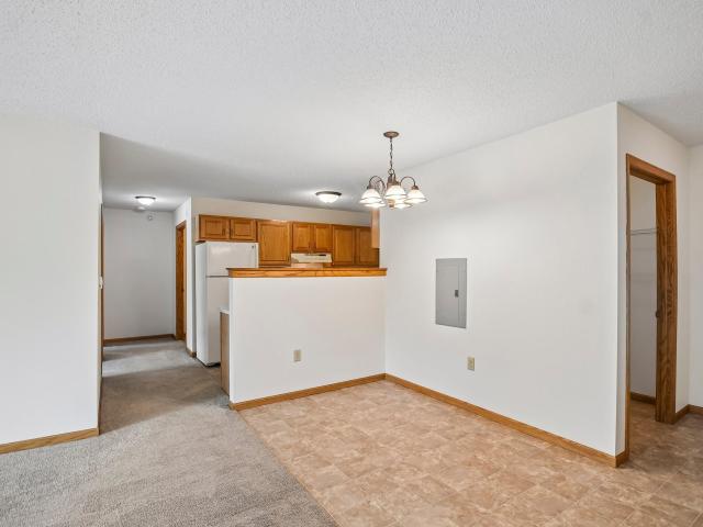 2 BR, 1 BA Apartment 685 4th St SW Unit 116, Forest Lake, MN 55025